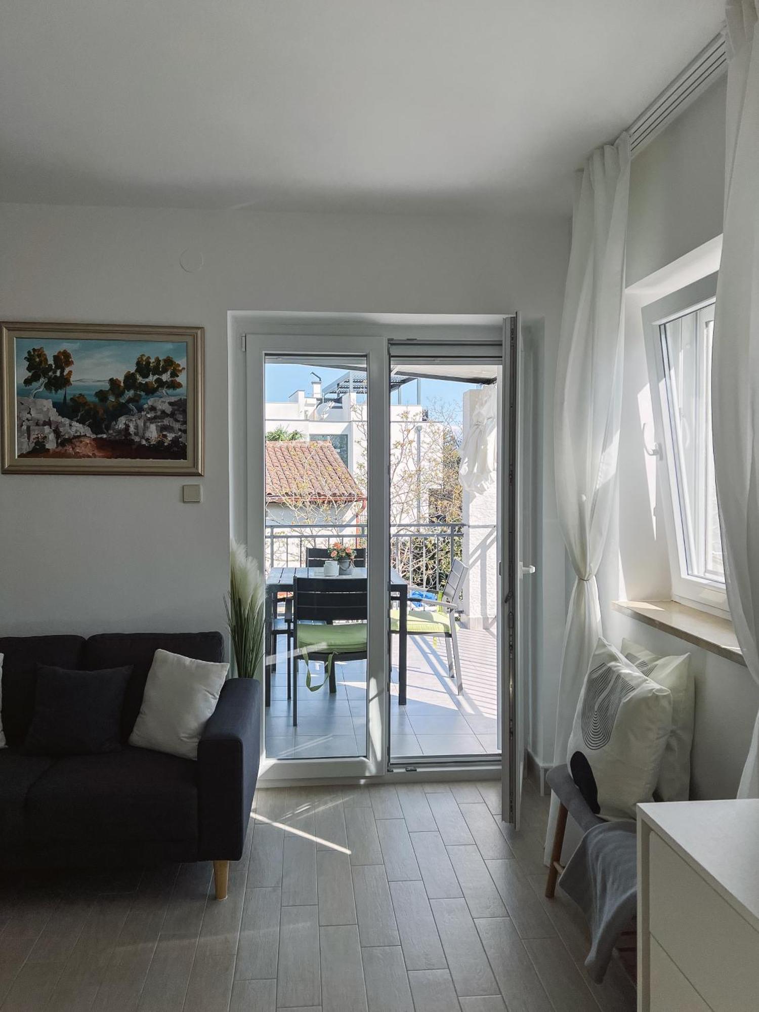Modern Apartment In The Heart Of 니바이스 외부 사진