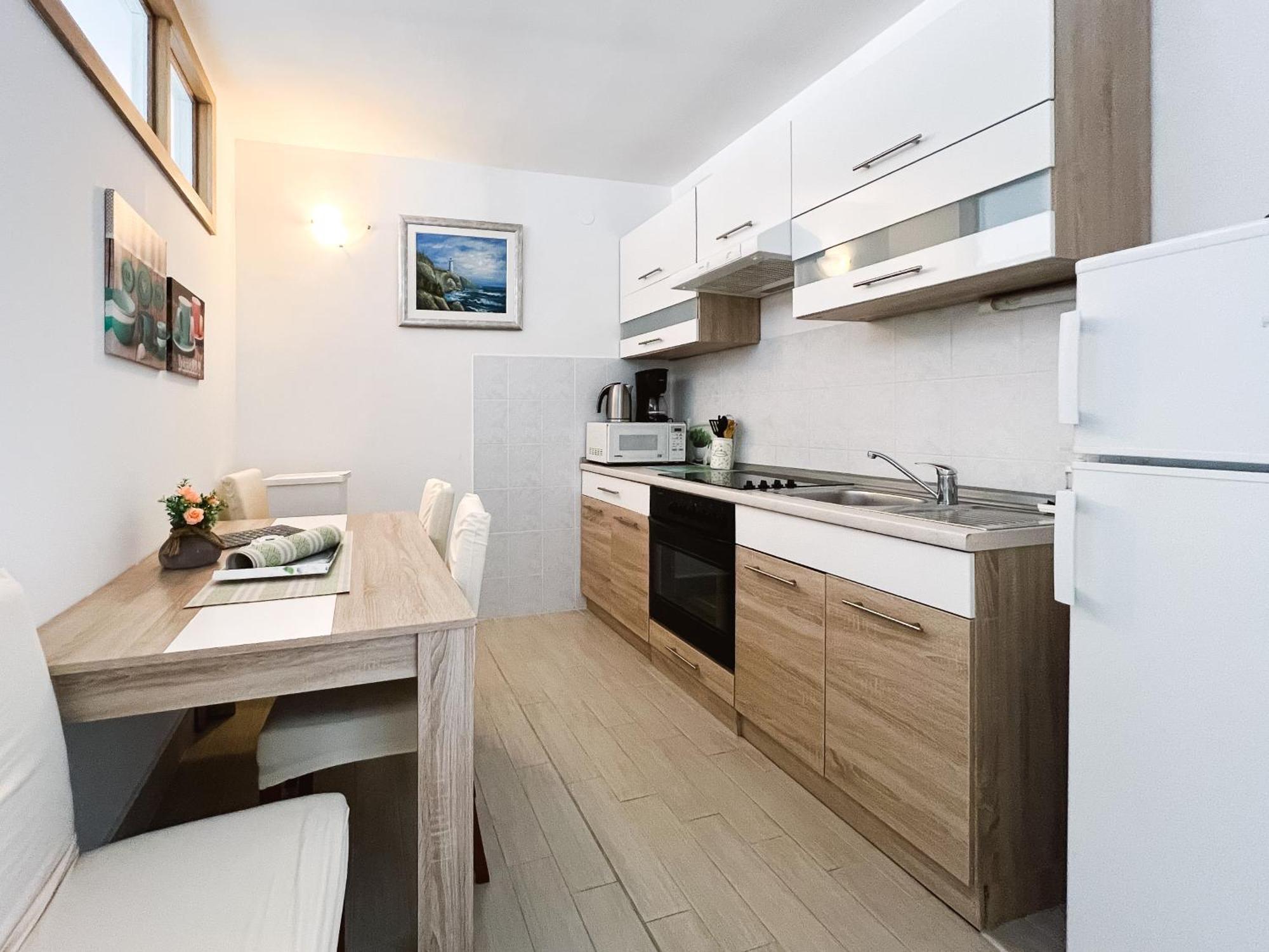 Modern Apartment In The Heart Of 니바이스 외부 사진