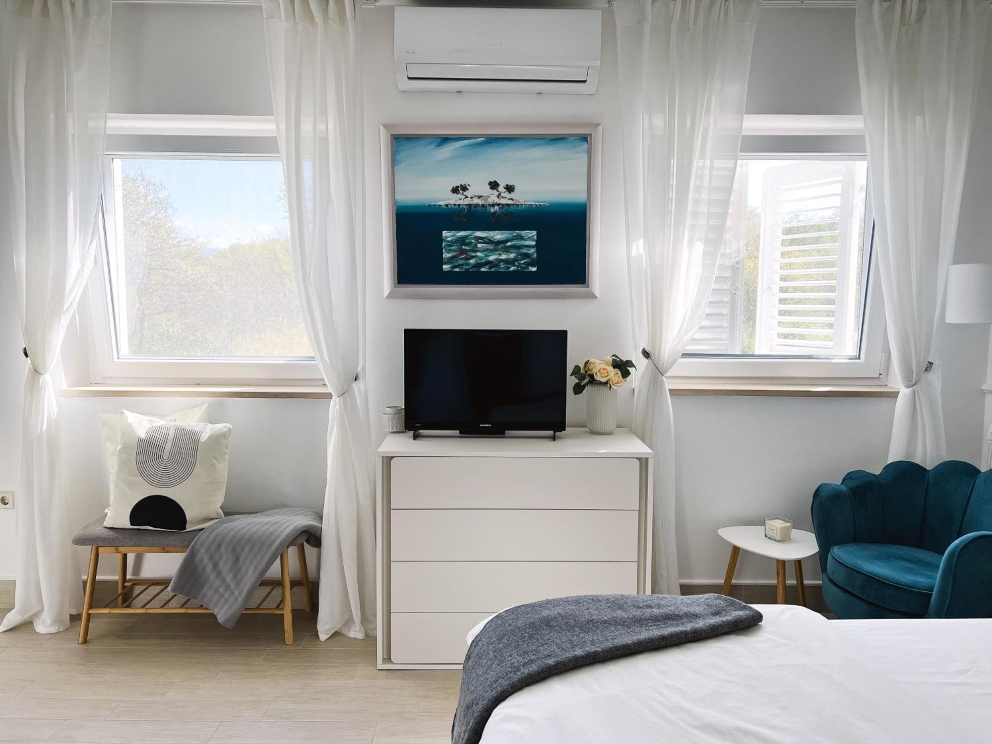 Modern Apartment In The Heart Of 니바이스 외부 사진