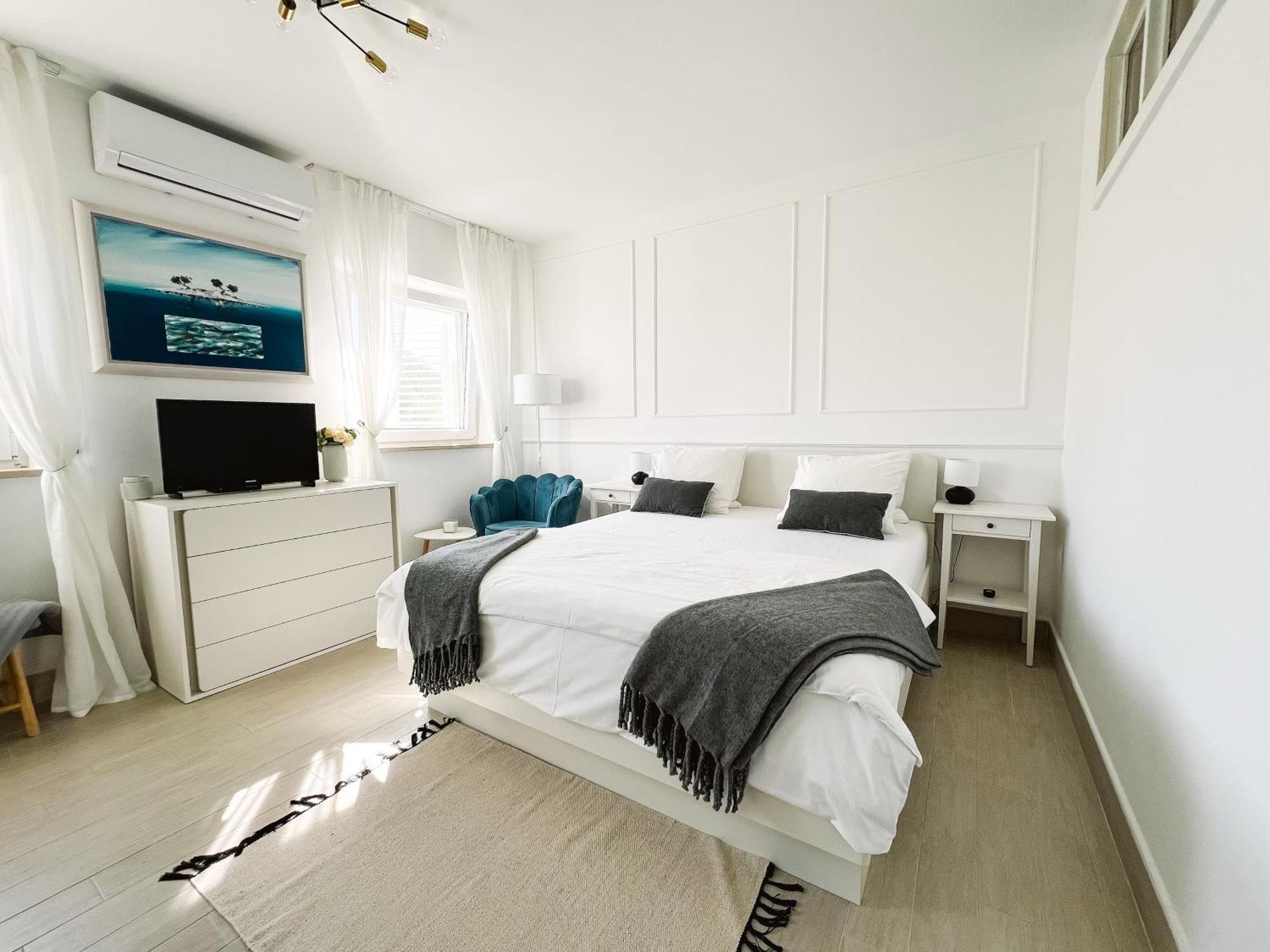 Modern Apartment In The Heart Of 니바이스 외부 사진