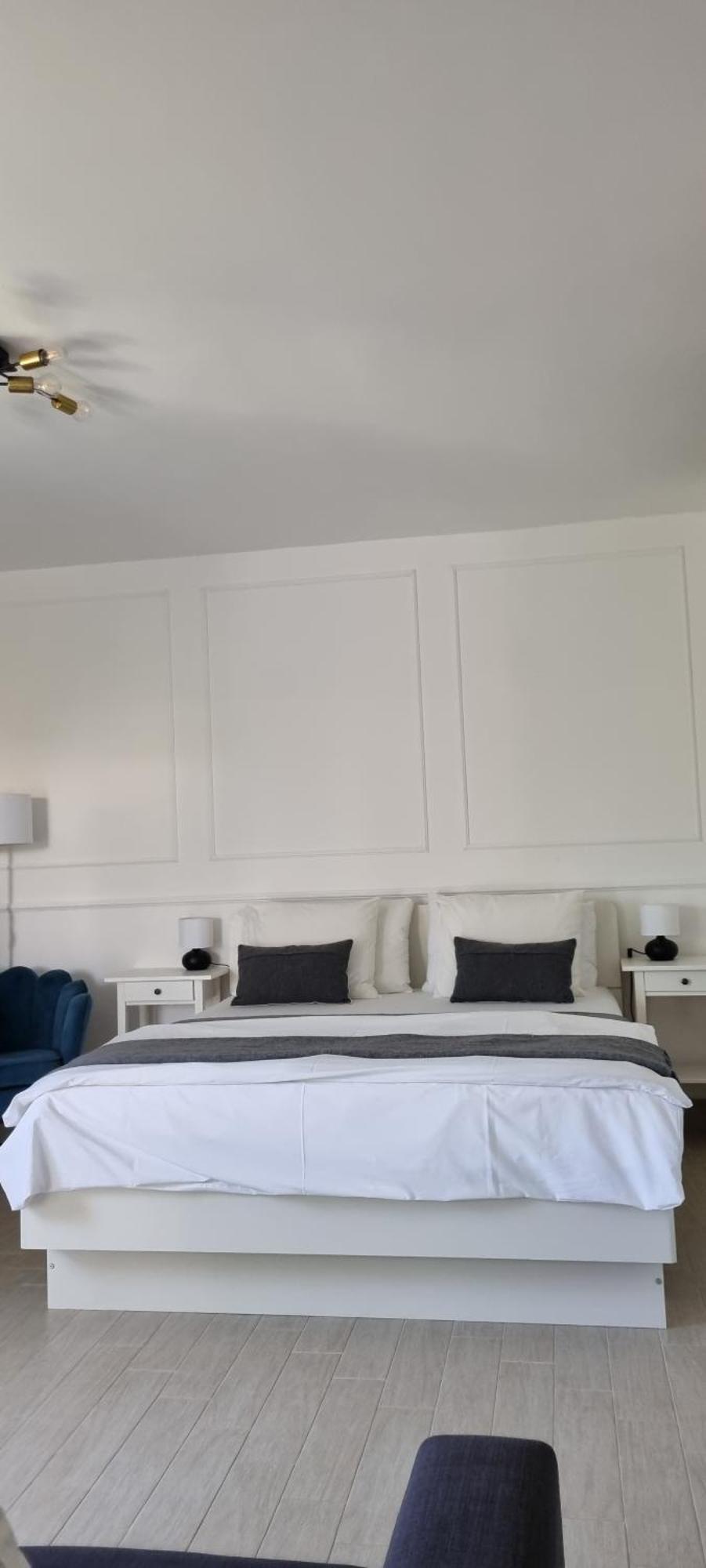Modern Apartment In The Heart Of 니바이스 외부 사진